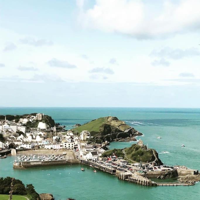 Paramount Apartments Ilfracombe, Arty Seaside Holiday Apartments Buitenkant foto