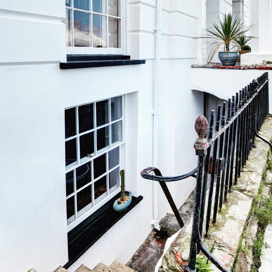 Paramount Apartments Ilfracombe, Arty Seaside Holiday Apartments Buitenkant foto