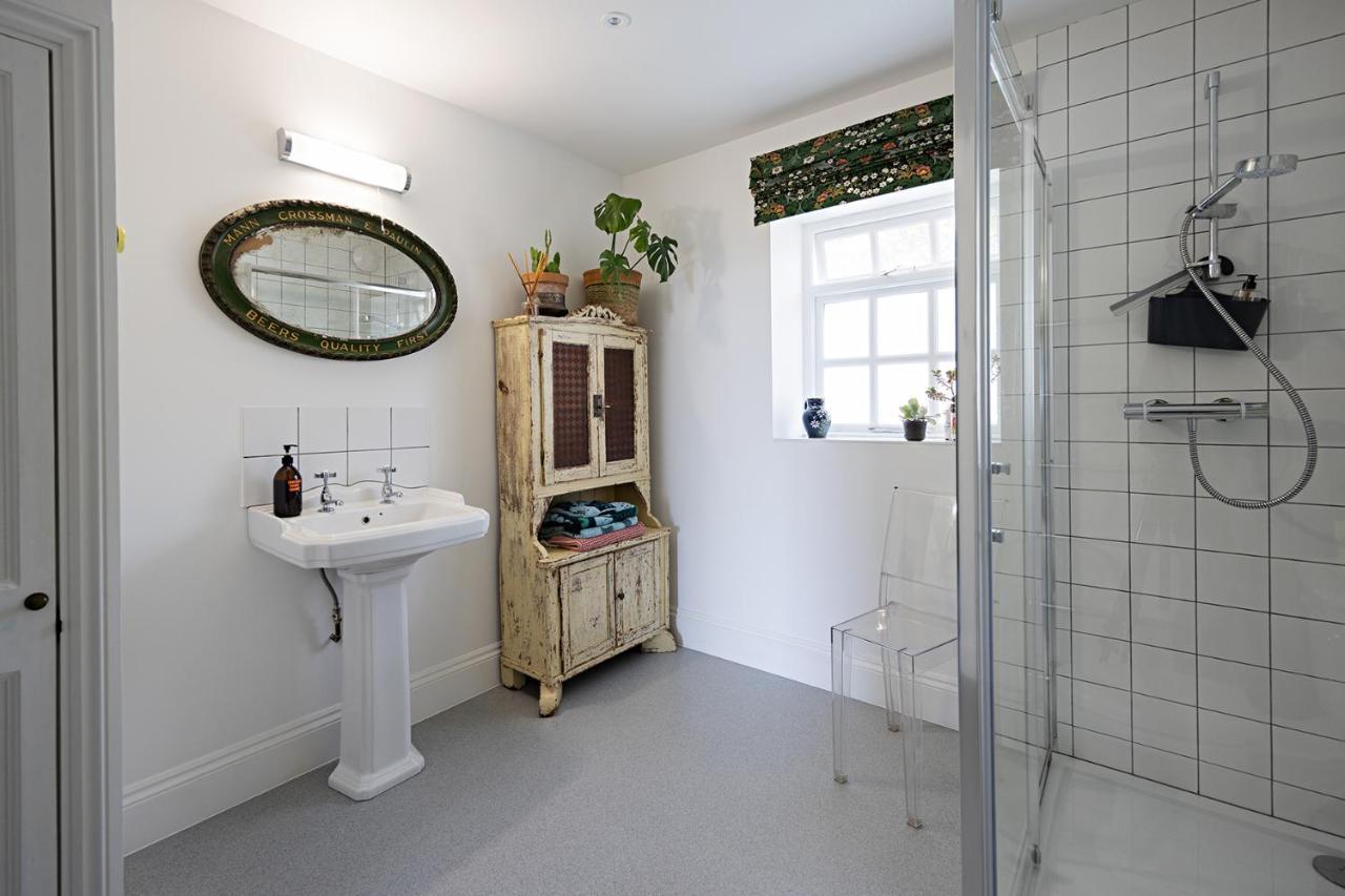 Paramount Apartments Ilfracombe, Arty Seaside Holiday Apartments Buitenkant foto