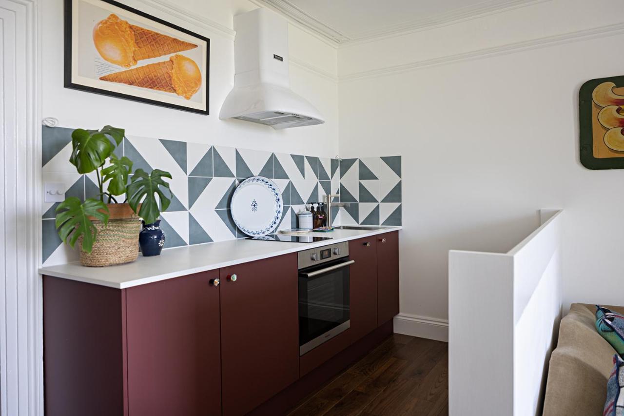 Paramount Apartments Ilfracombe, Arty Seaside Holiday Apartments Buitenkant foto