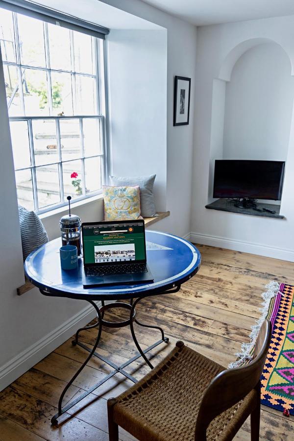 Paramount Apartments Ilfracombe, Arty Seaside Holiday Apartments Buitenkant foto