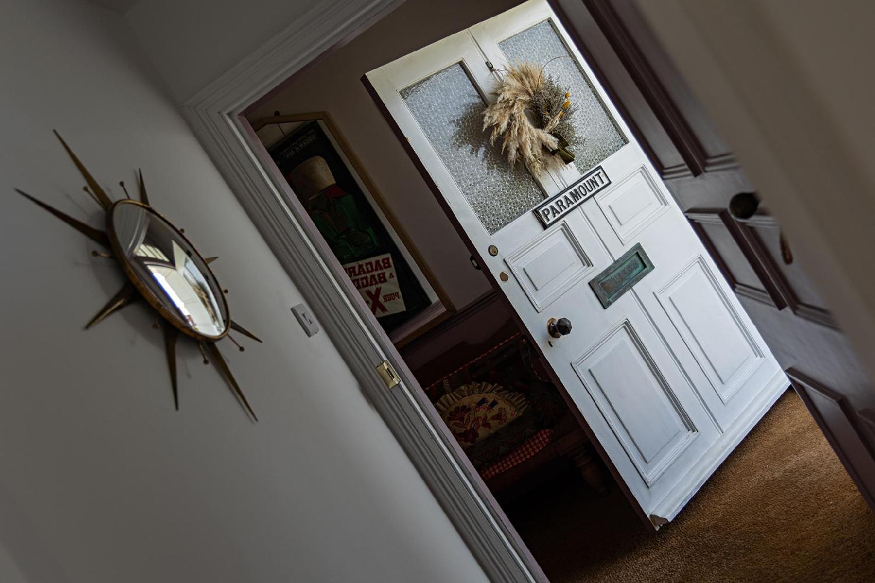 Paramount Apartments Ilfracombe, Arty Seaside Holiday Apartments Kamer foto